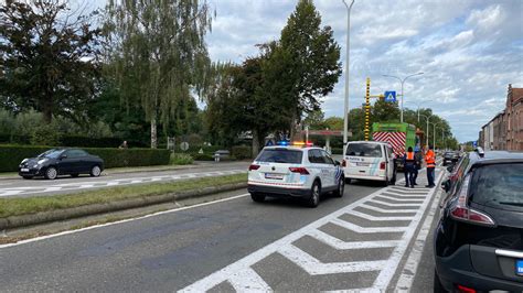 ongeval eeklo vandaag|Voetgangster in Eeklo aangereden door een tractor